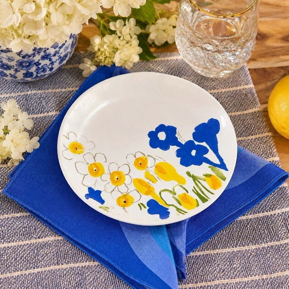 Vera Nuemann Field of Flowers Dessert Plates and Matching Napkins Set (2)